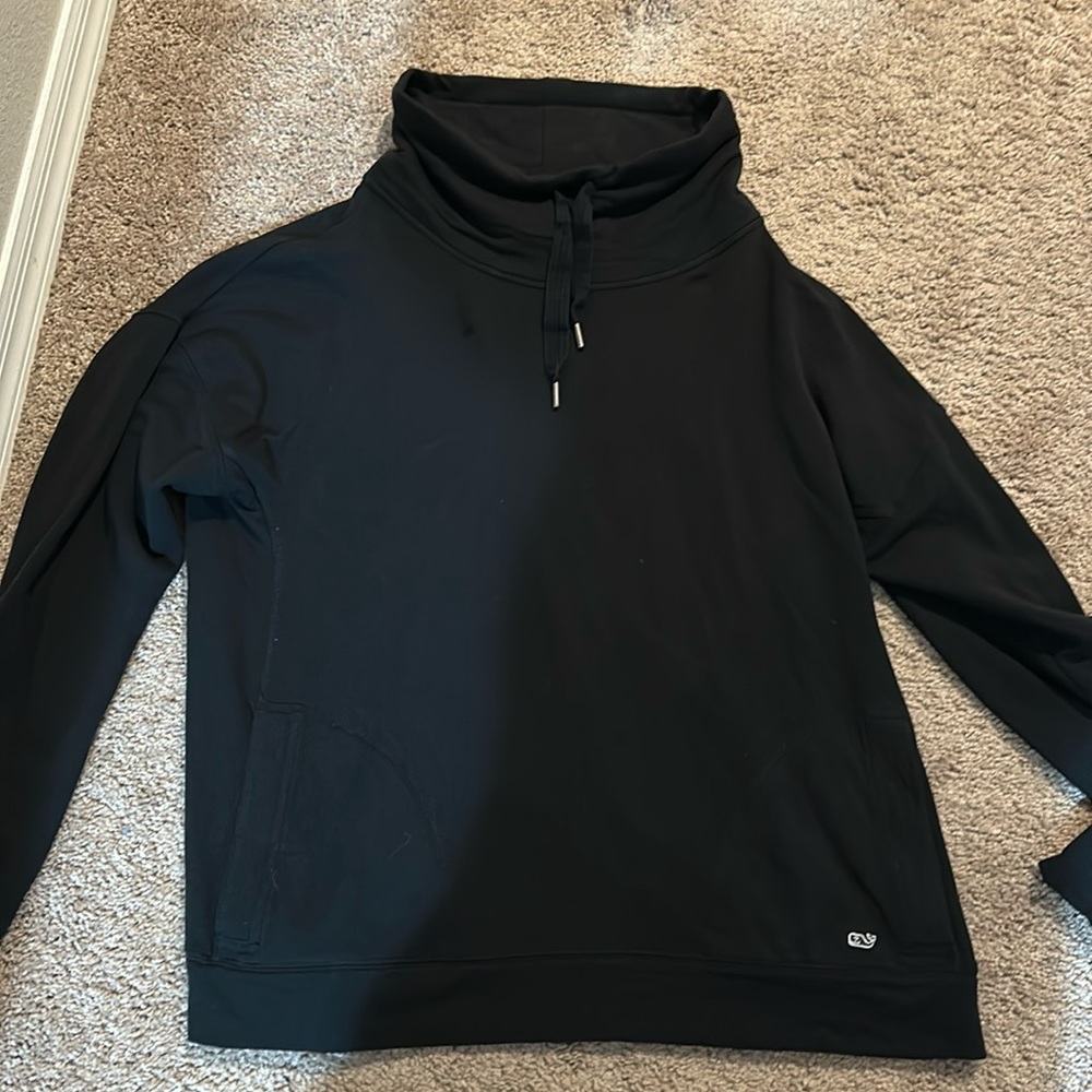 Vineyard vines black sweater